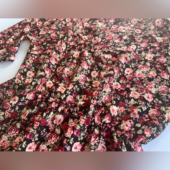 H&M Black Floral V-Neck Dress Size 10 - Picture 7 of 11